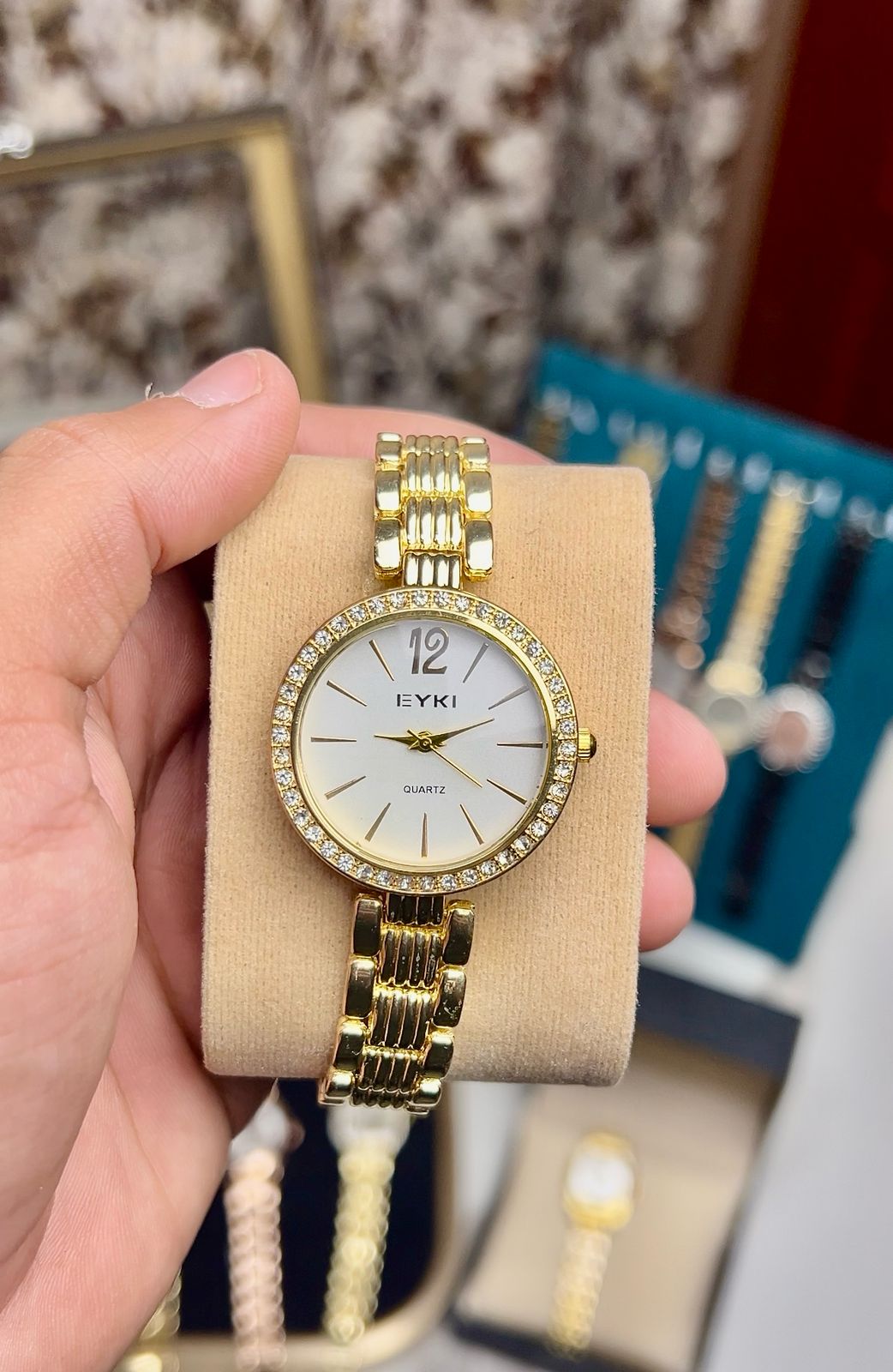 ΕΥΚΙ Crystal Bezel Gold Stainless Steel Watch