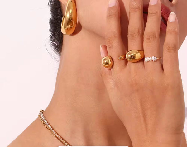 Droopy Ring