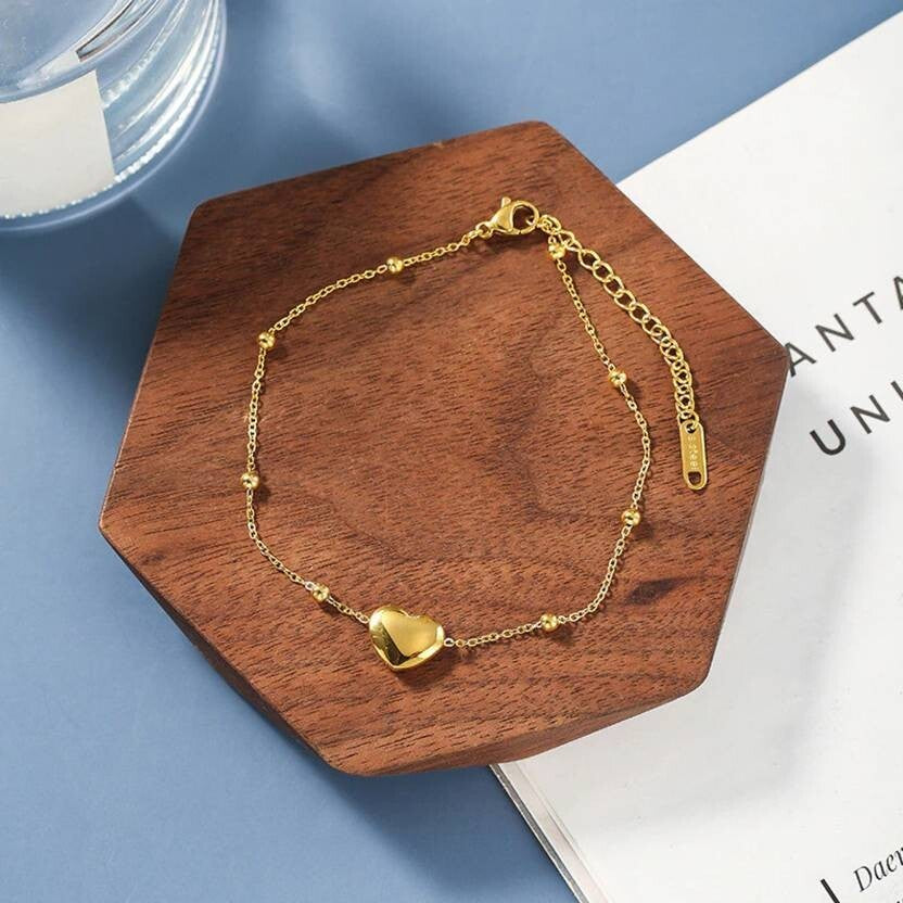 Dainty Gold Heart Bracelet