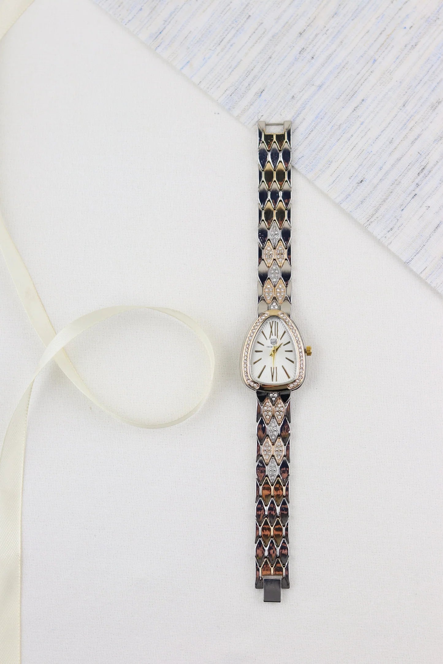 True-Worth White Crystal Cascade