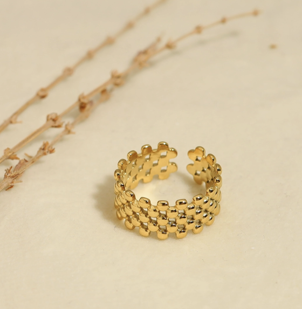 Dainty Dots Ring
