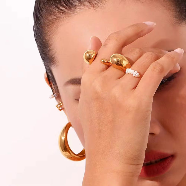 Droopy Ring
