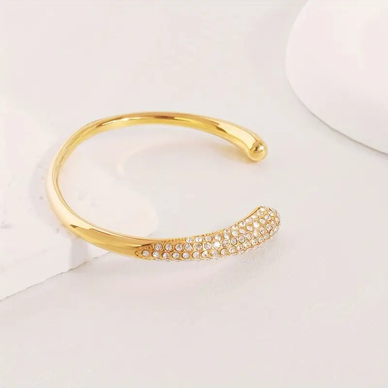 Minimalist Gold Cuff with Glamorous Crystals