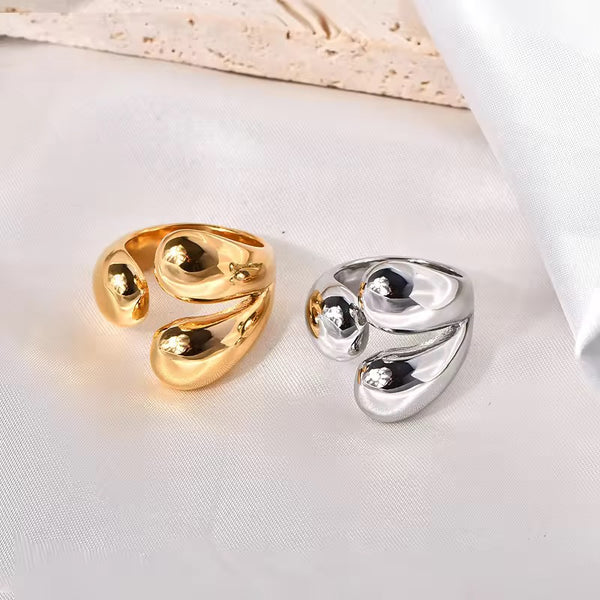 Navia gold ring