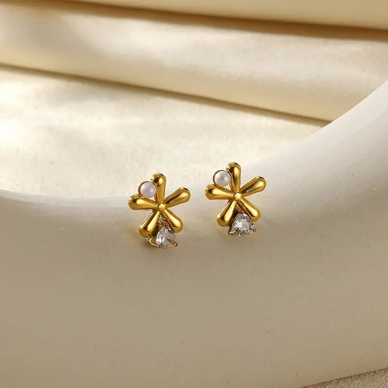 Daisy Petit Earrings