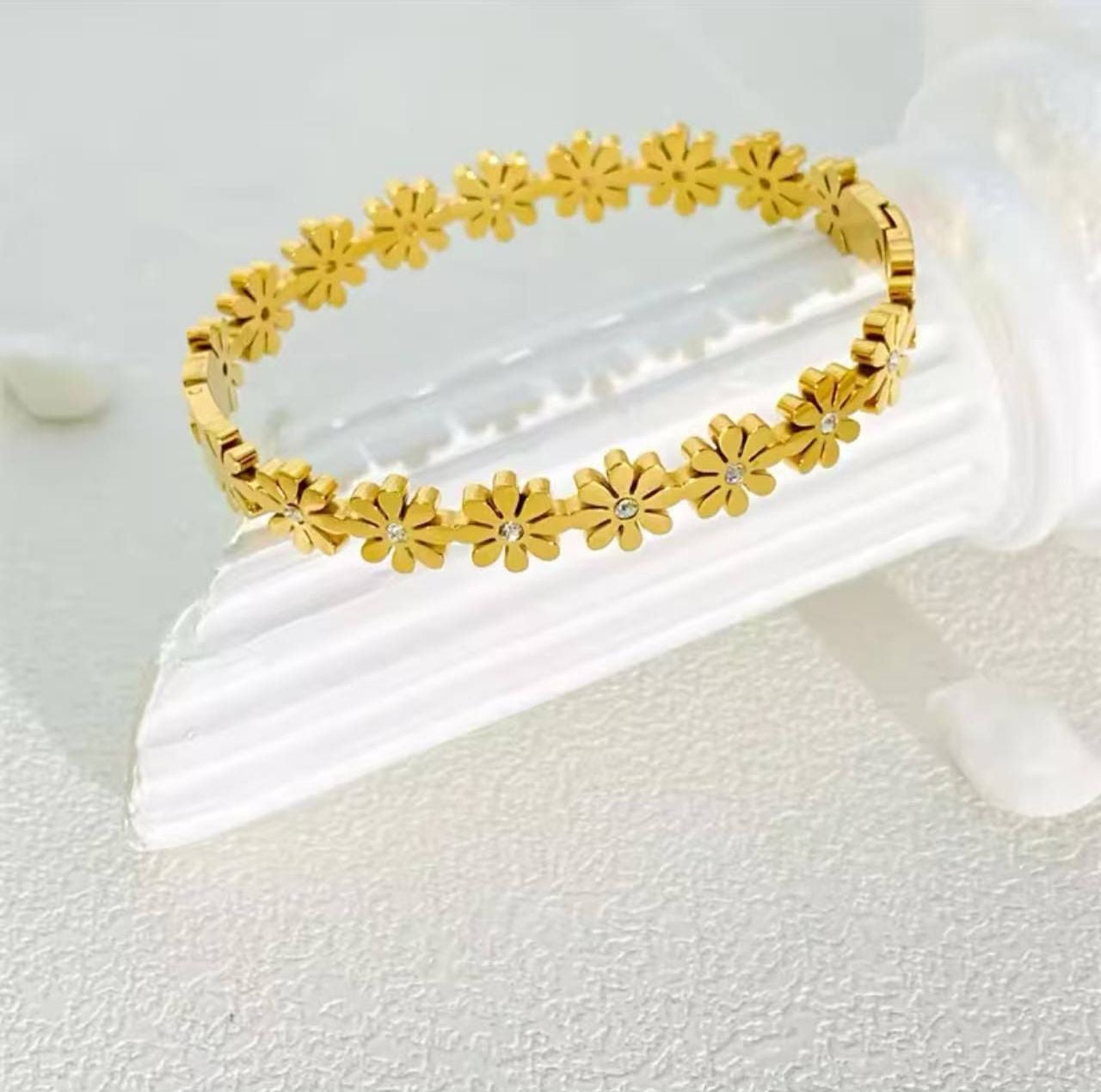 Boho Daisy Flower Gold Bangle