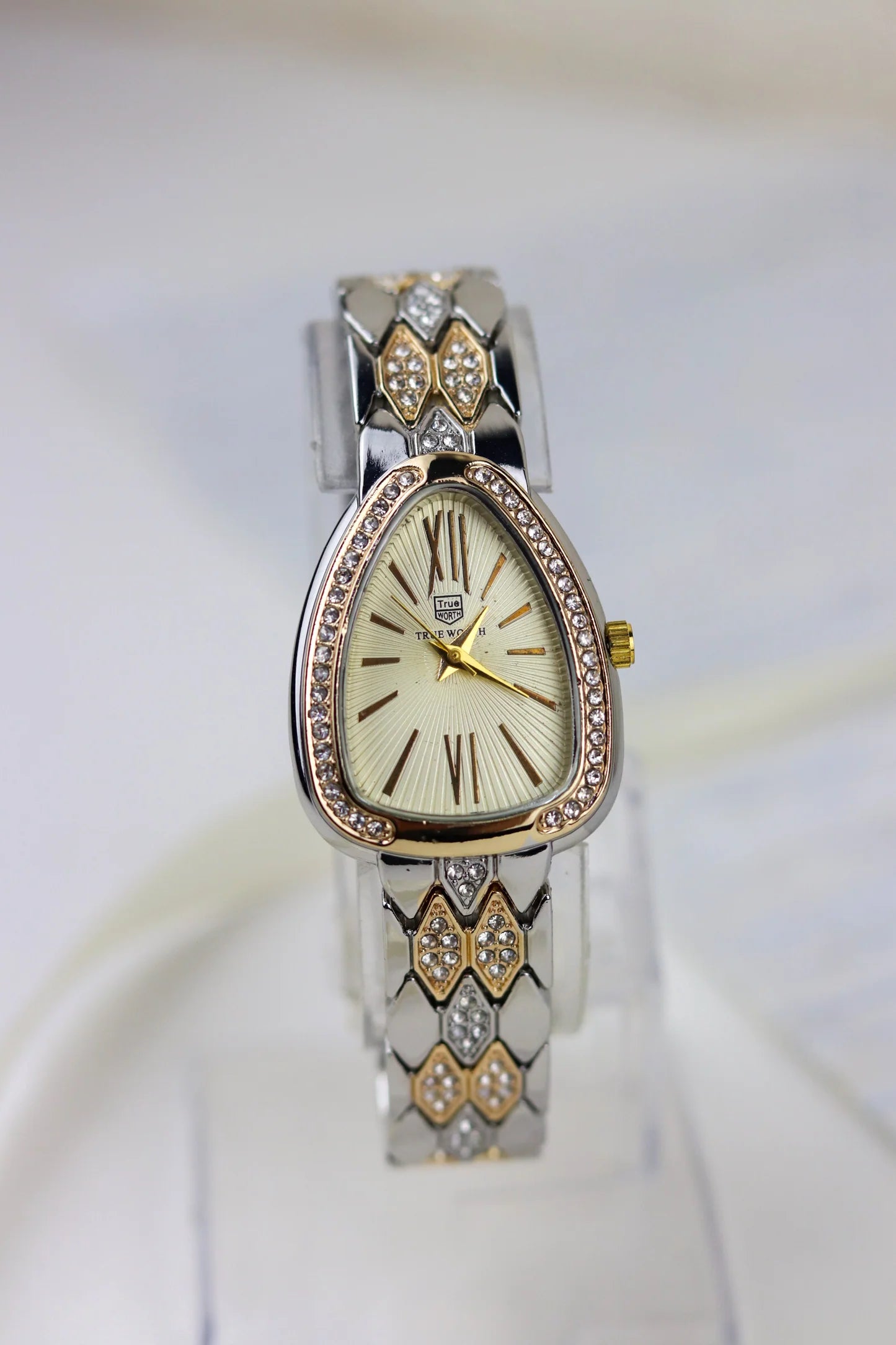 True-Worth Golden Crystal Cascade