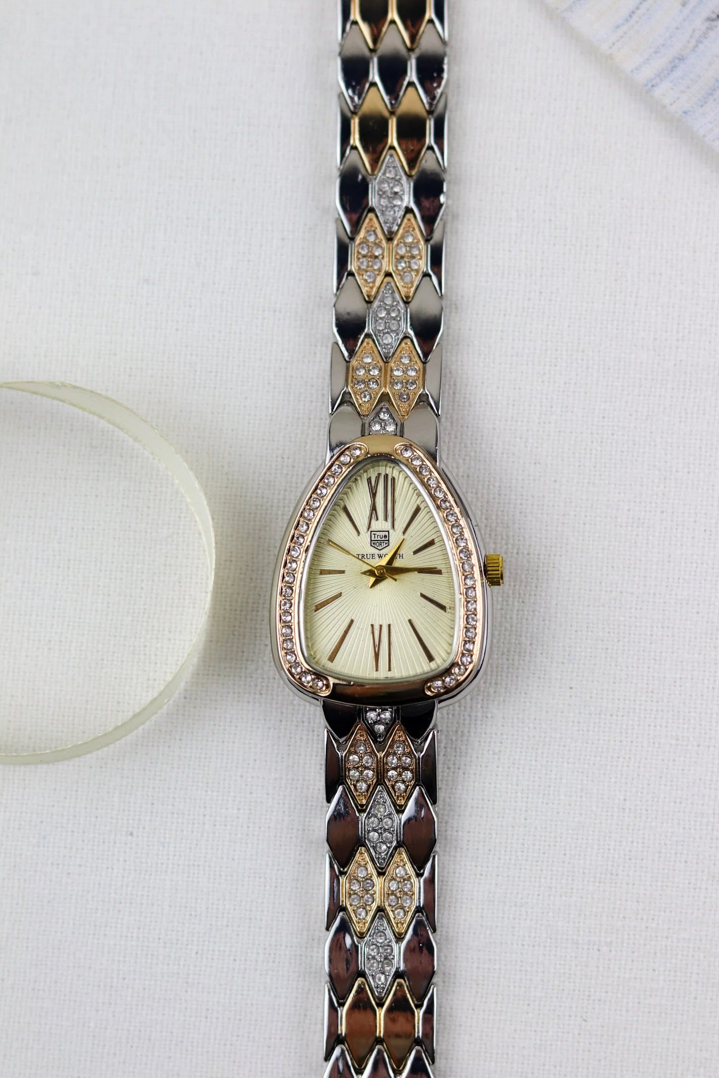 True-Worth Golden Crystal Cascade