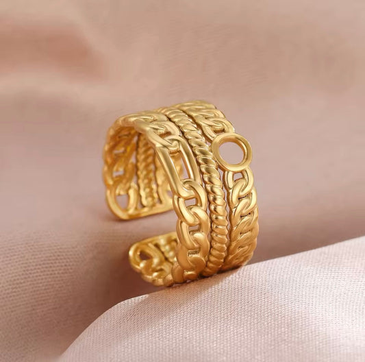 Amour Circle Chain Ring