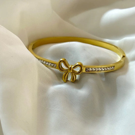 Elegant CZ Stone Bow Design Bangle